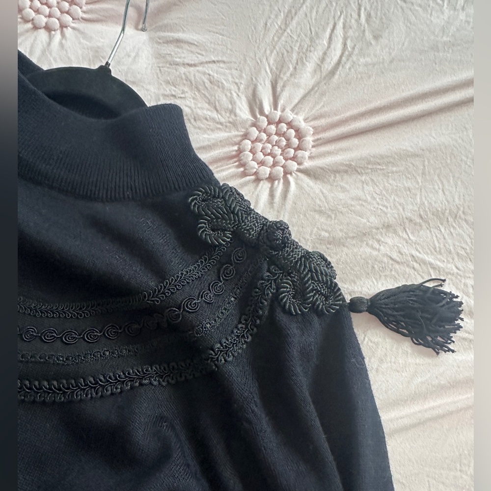 Vintage Adam Douglas gorgeous shoulder tassel sweater M